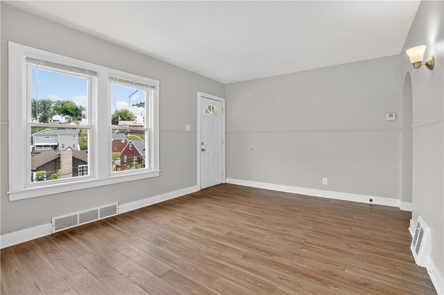 612 Hazel St, West Mifflin, PA 15122