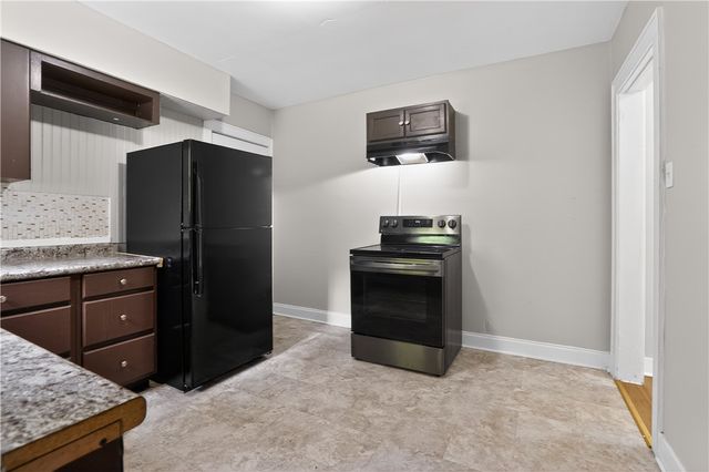 612 Hazel St, West Mifflin, PA 15122
