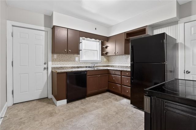 612 Hazel St, West Mifflin, PA 15122