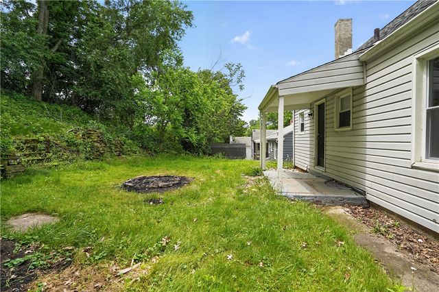 612 Hazel St, West Mifflin, PA 15122