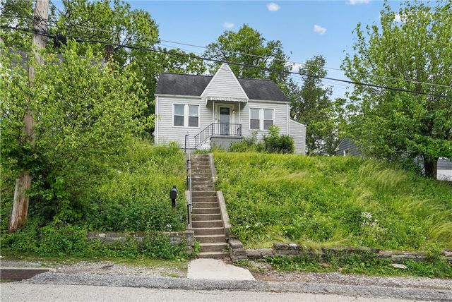612 Hazel St, West Mifflin, PA 15122