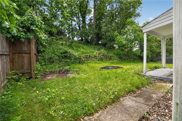 612 Hazel St, West Mifflin, PA 15122