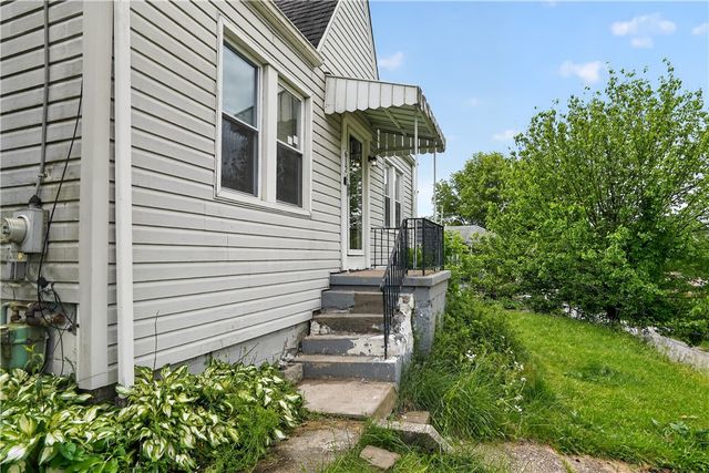 612 Hazel St, West Mifflin, PA 15122