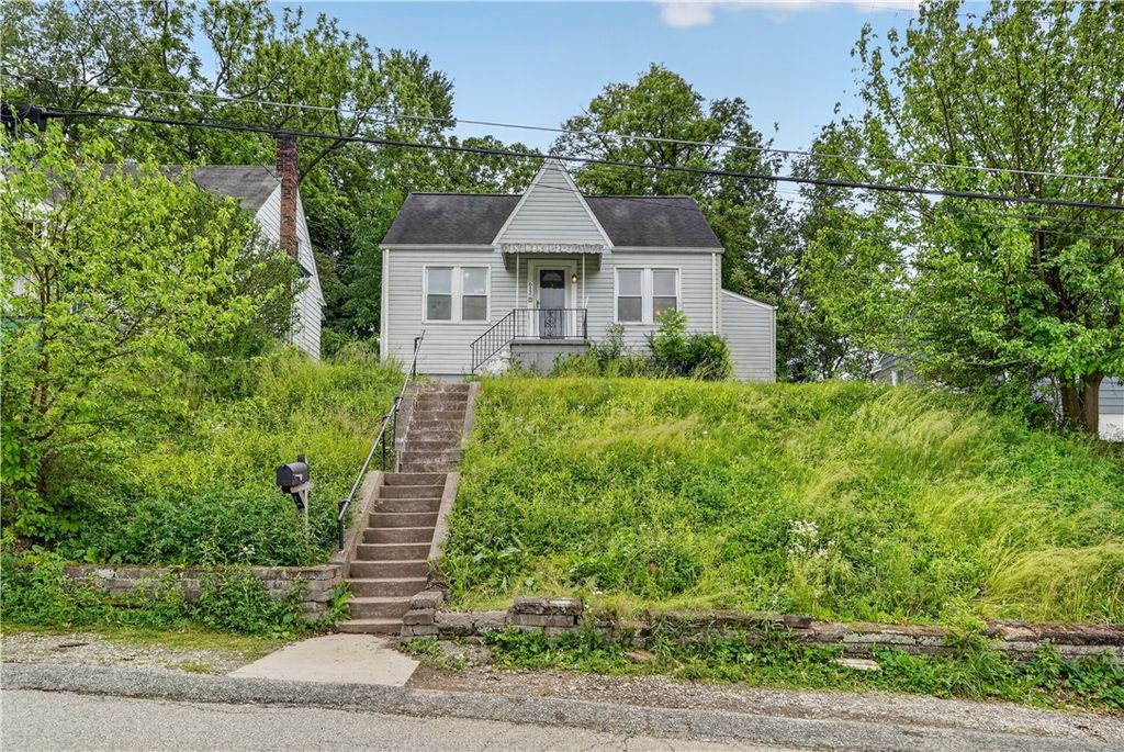 612 Hazel St, West Mifflin, PA 15122