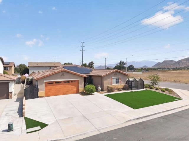 798 Abelia Ln, Perris, CA 92571