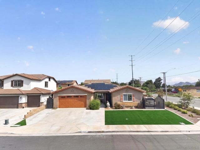 798 Abelia Ln, Perris, CA 92571