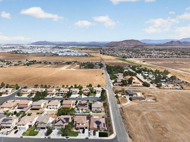 798 Abelia Ln, Perris, CA 92571