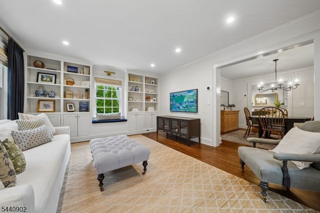 27 Pine Grove Ave, Summit City, NJ 07901