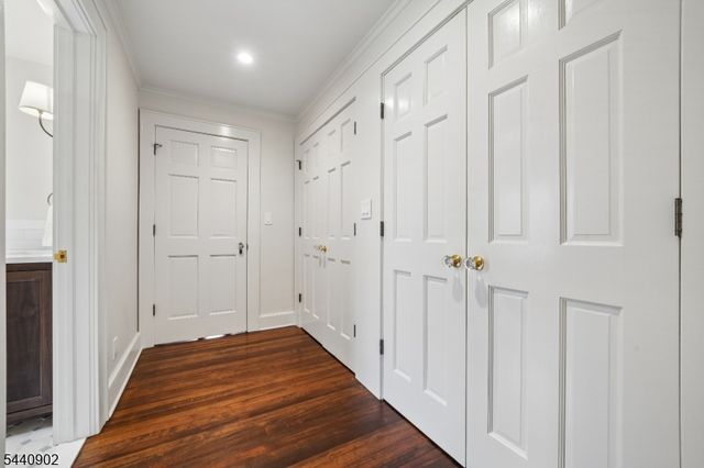 27 Pine Grove Ave, Summit City, NJ 07901