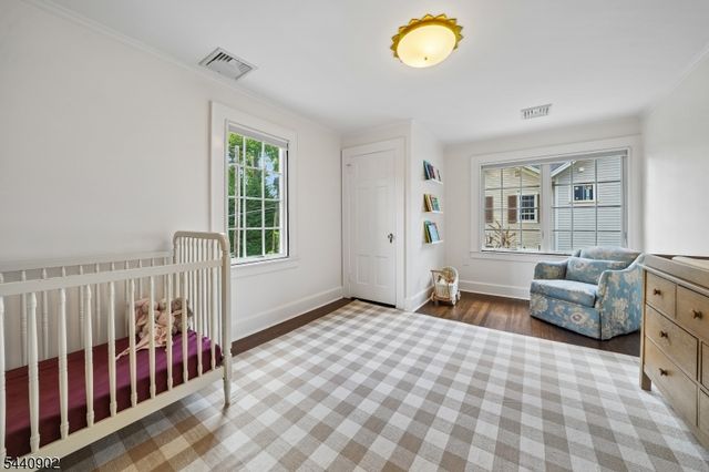 27 Pine Grove Ave, Summit City, NJ 07901