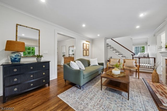 27 Pine Grove Ave, Summit City, NJ 07901