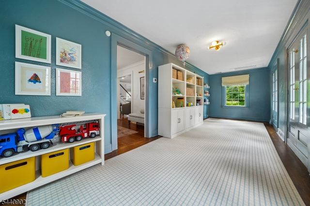 27 Pine Grove Ave, Summit City, NJ 07901