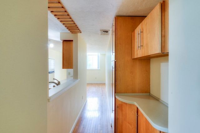 321 Plantation St 102, Worcester, MA 01604