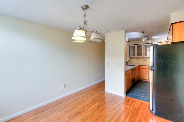 321 Plantation St 102, Worcester, MA 01604