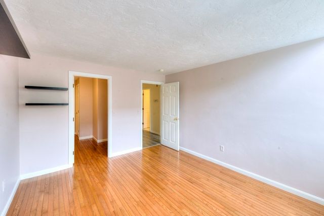 321 Plantation St 102, Worcester, MA 01604