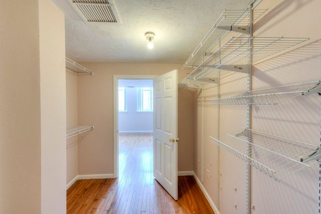 321 Plantation St 102, Worcester, MA 01604