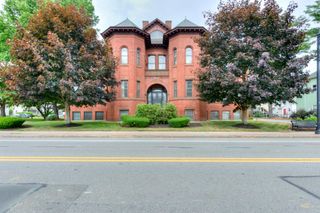 321 Plantation St 102, Worcester, MA 01604