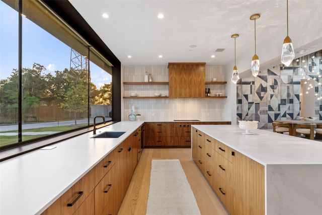 1604 Barclay DR, Austin, TX 78746