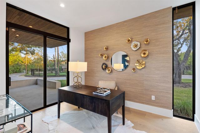 1604 Barclay DR, Austin, TX 78746