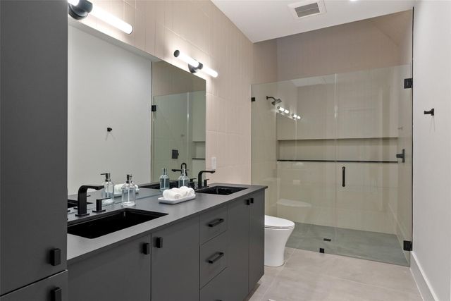 1604 Barclay DR, Austin, TX 78746