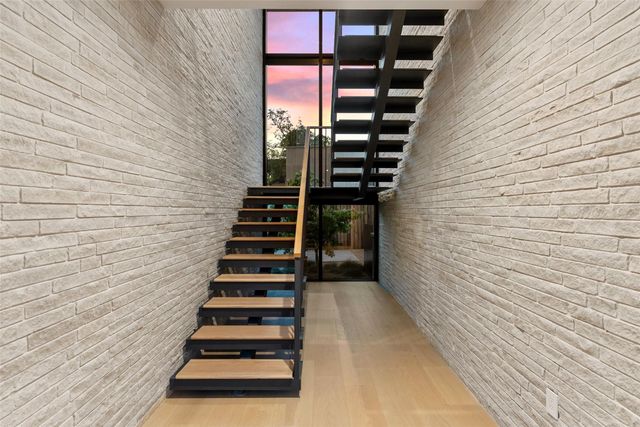 1604 Barclay DR, Austin, TX 78746