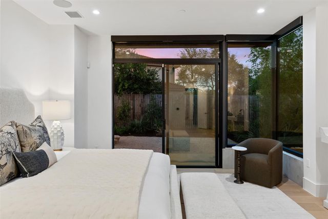 1604 Barclay DR, Austin, TX 78746