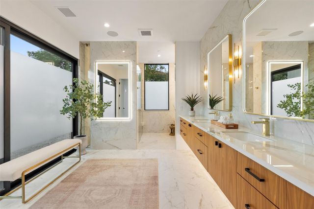 1604 Barclay DR, Austin, TX 78746