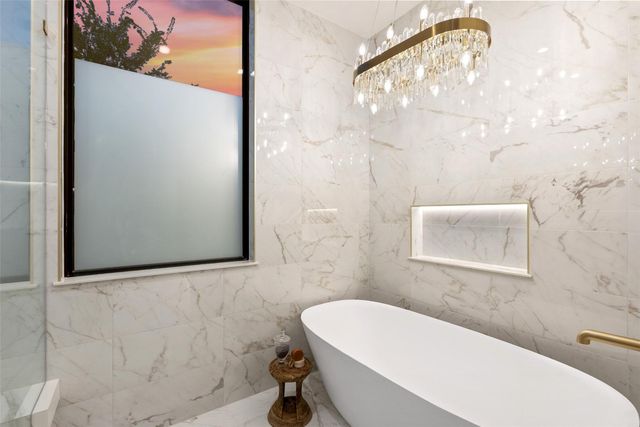 1604 Barclay DR, Austin, TX 78746