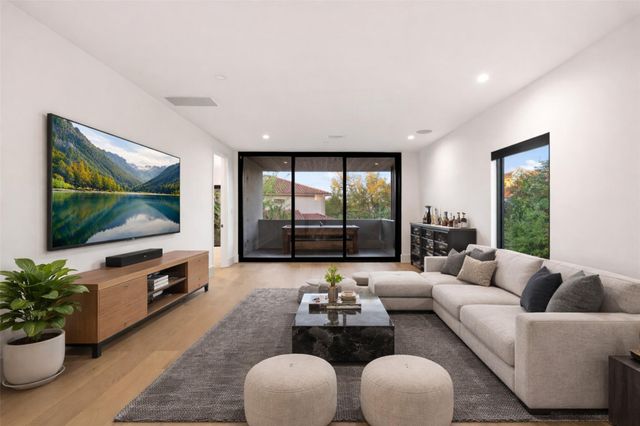 1604 Barclay DR, Austin, TX 78746