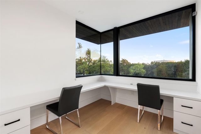 1604 Barclay DR, Austin, TX 78746