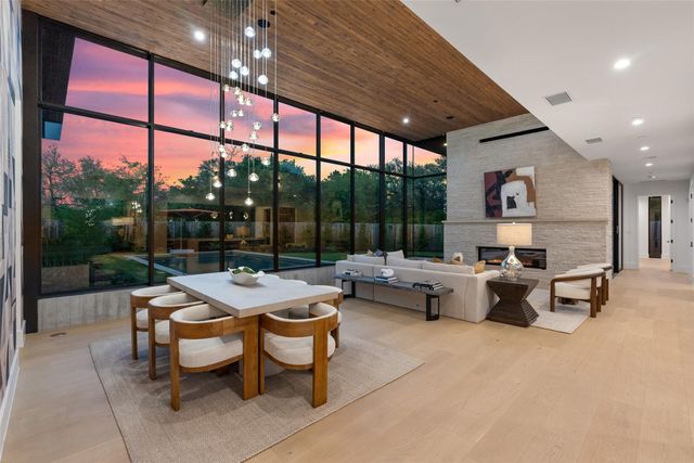 1604 Barclay DR, Austin, TX 78746