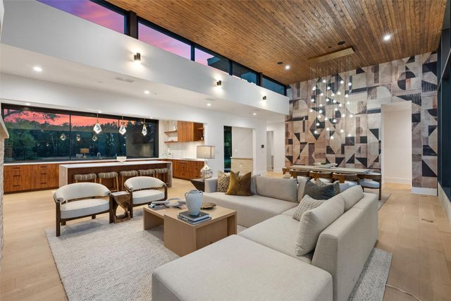 1604 Barclay DR, Austin, TX 78746