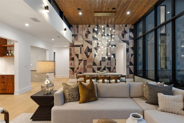 1604 Barclay DR, Austin, TX 78746