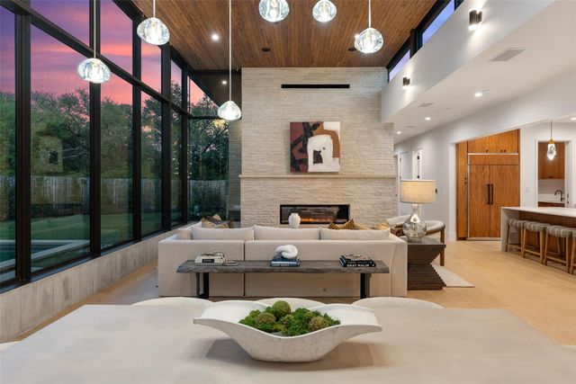 1604 Barclay DR, Austin, TX 78746