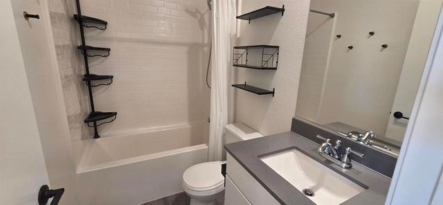 5280 Beachfront 240, San Diego, CA 92154