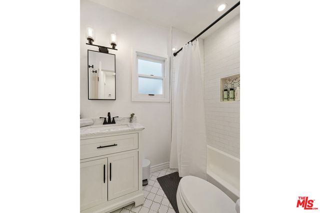 741 N Dillon Street, Los Angeles, CA 90026