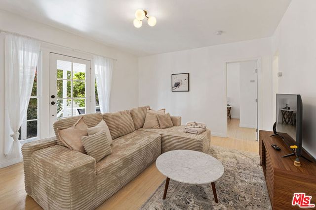 741 N Dillon Street, Los Angeles, CA 90026