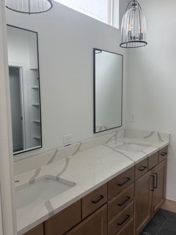 3212 N Bedford Ct, Wichita, KS 67226