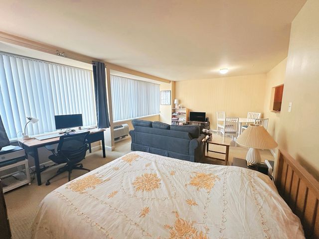 211 E OHIO Street 1605, Chicago, IL 60611