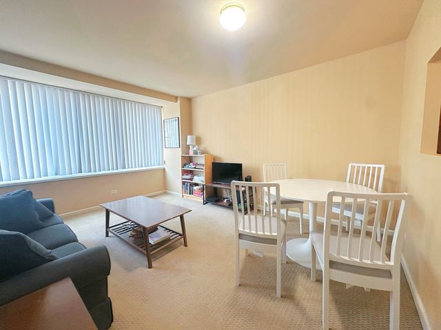 211 E OHIO Street 1605, Chicago, IL 60611