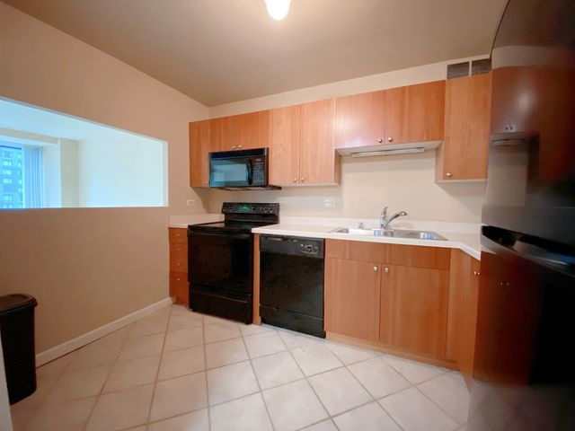 211 E OHIO Street 1605, Chicago, IL 60611