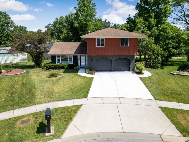 926 Holliston Court, Schaumburg, IL 60193