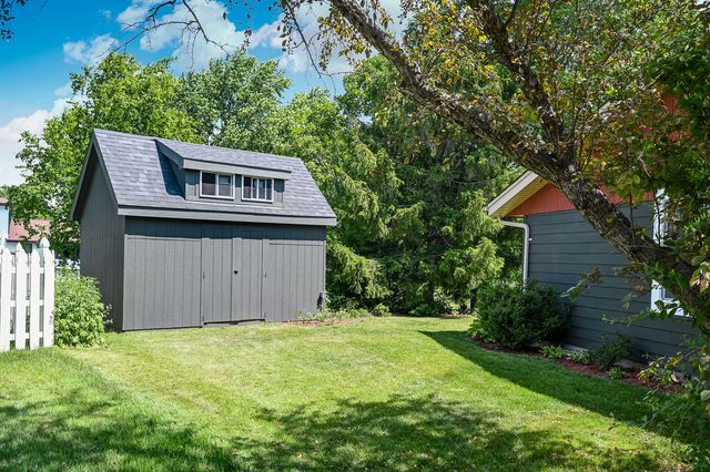 926 Holliston Court, Schaumburg, IL 60193