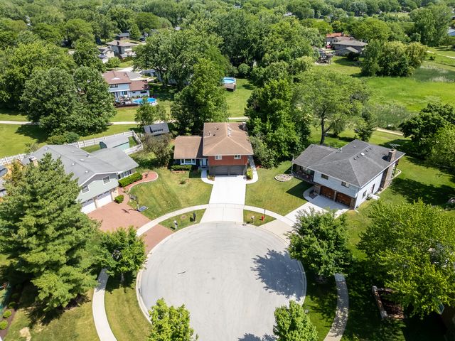 926 Holliston Court, Schaumburg, IL 60193