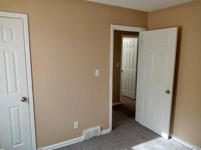 8111 Warwick Street, Detroit, MI 48228