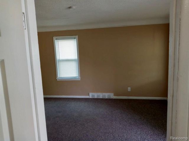8111 Warwick Street, Detroit, MI 48228