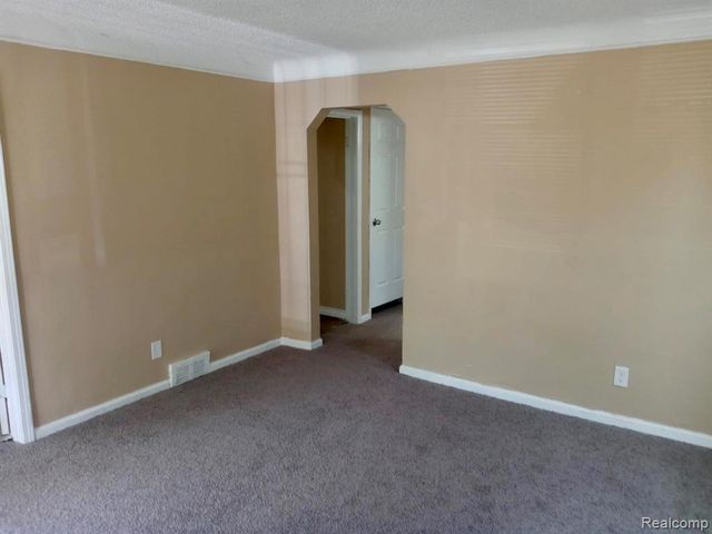 8111 Warwick Street, Detroit, MI 48228