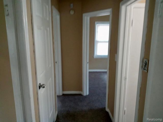 8111 Warwick Street, Detroit, MI 48228