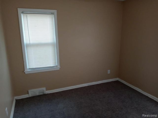 8111 Warwick Street, Detroit, MI 48228