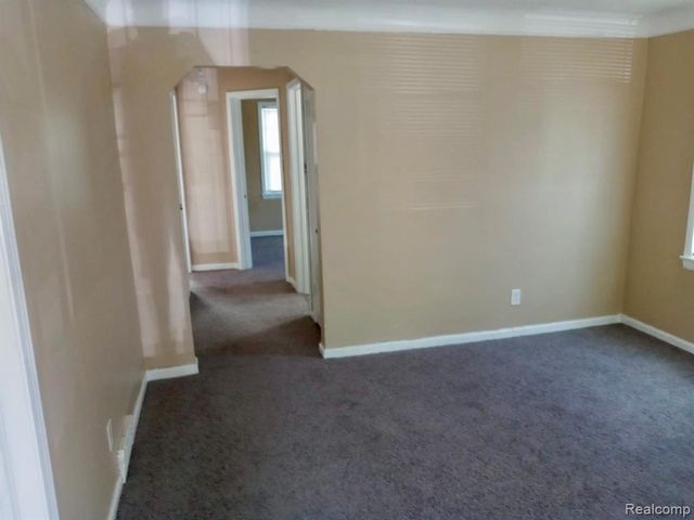 8111 Warwick Street, Detroit, MI 48228